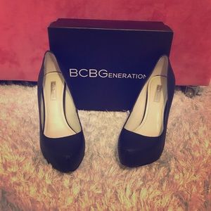 Size 7.5 BCBG pumps